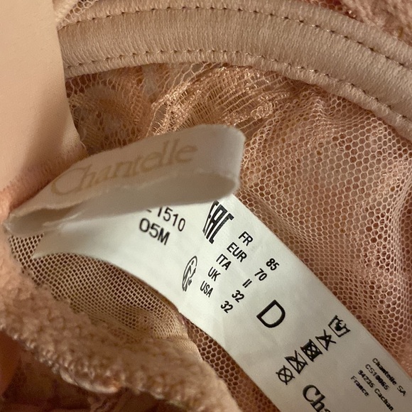 Chantelle pink peachy lace underwire bra size 32 D like new - Picture 7 of 9